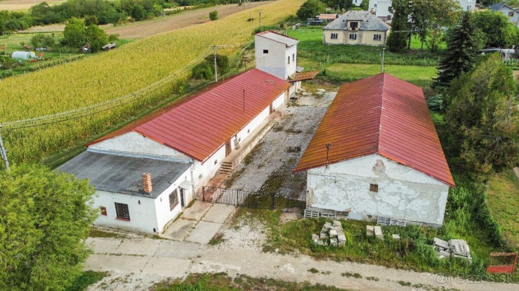 Areál skladovo-výrobných priestorov Vinica