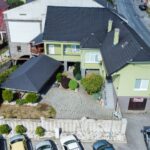 Upravený pozemok 409 m² pri rodinnom dome, Modrý Kameň